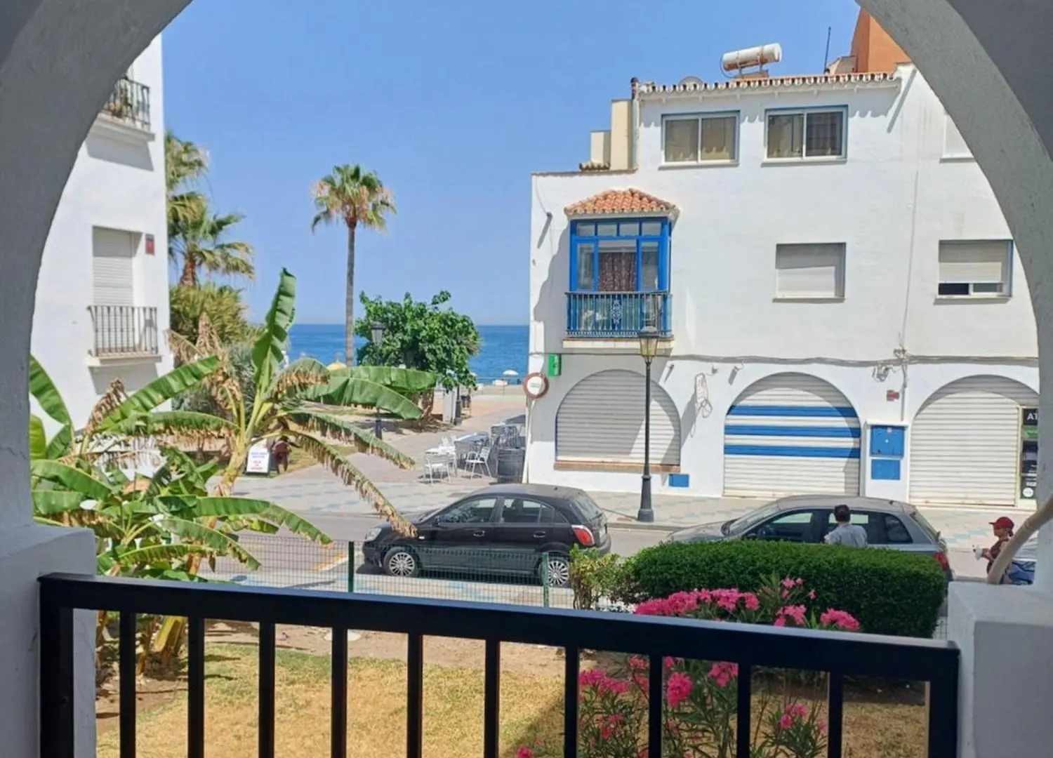 Beautiful Beachfront Newly Renovated 2 Bedroom Apartment With Swimming Pool And Garden San Luis de Sabinillas