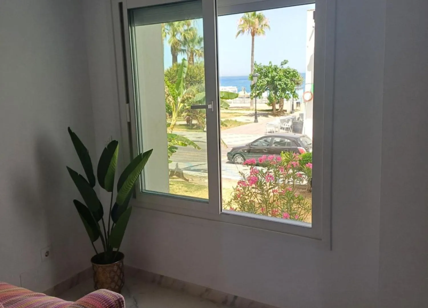 Beautiful Beachfront Newly Renovated 2 Bedroom Apartment With Swimming Pool And Garden 산루이스데사비닐라스 0*,  스페인